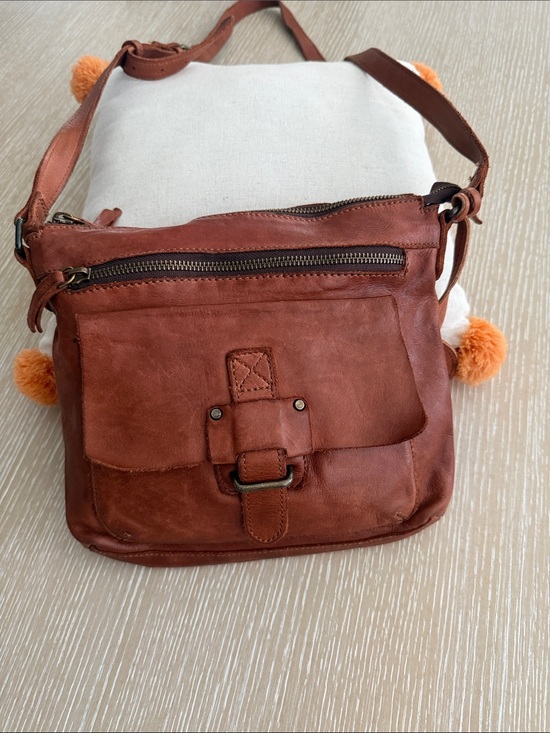 Harbour 2Nd Handbags - Harbour 2nd Hazel Leather Cognac Brown Crossbody Distressed Messenger Bag 227